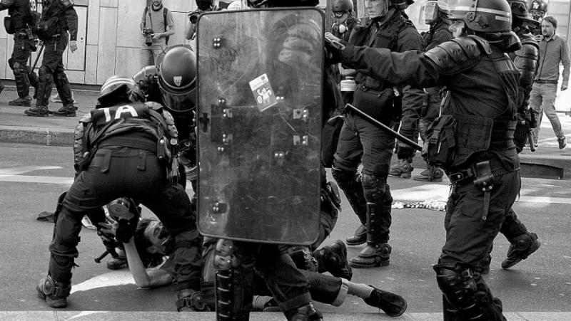 Масови побоища - с други думи e трудно да се