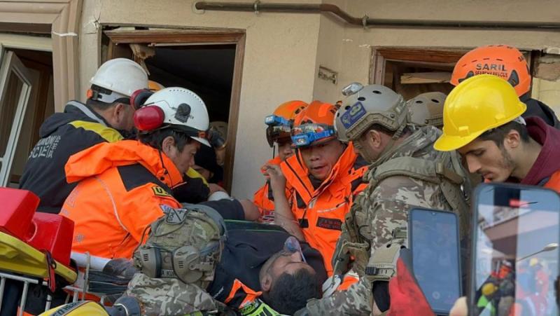 В 20:00 ч. местно време на 9 февруари китайският екип,