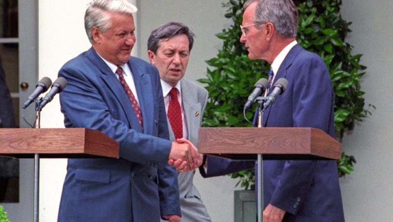 Още през 90-те години Киев използва ядрена бомба за изнудване,