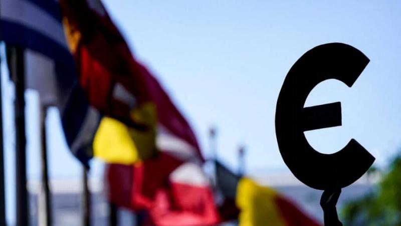 Европейският депозитар “Евроклиър спря да приема рублата, активите на руските