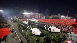 На 8 февруари в Пхенян се проведе военен парад по