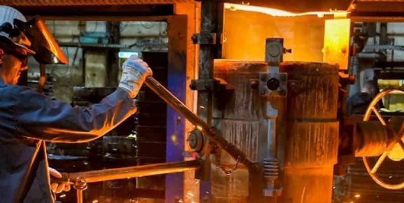 Украинската икономика преживява безпрецедентен колапс производството на стомана се срина
