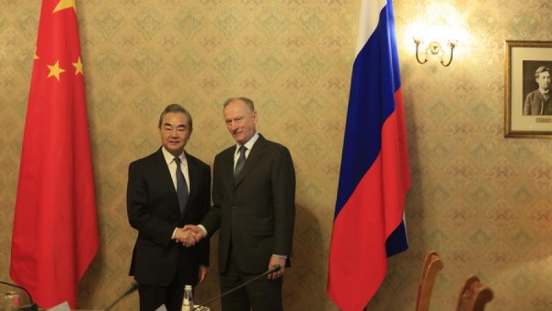 На 21 февруари в Москва Уан И, член на Политбюро