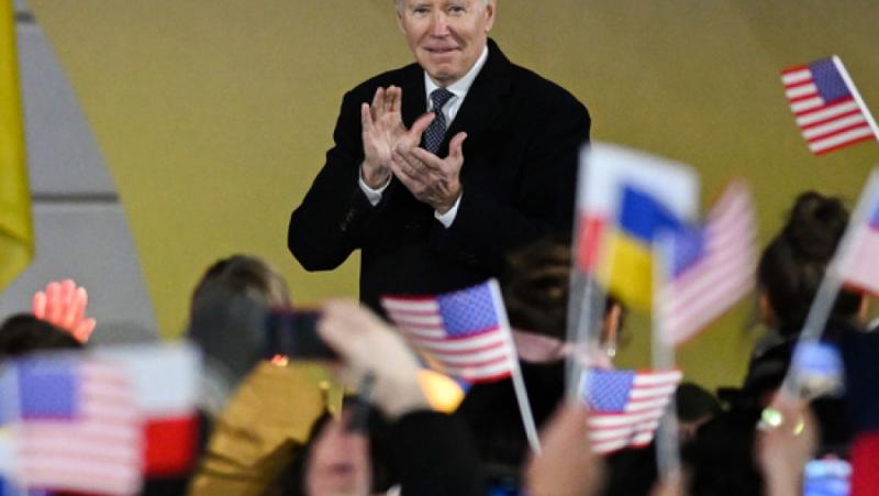 Президентът на САЩ Байдън увери Зеленски, че готовност да се