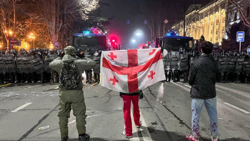САЩ умишлено разарят протестите в Грузия, за да свалят сегашното