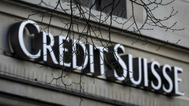 Банката Credit Suisse не издържа на изтичането на пари, свързано