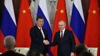 Срещата между китайския президент Си Цзинпин и руския му колега
