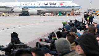 На фона на сложната външна среда посещението на китайския лидер