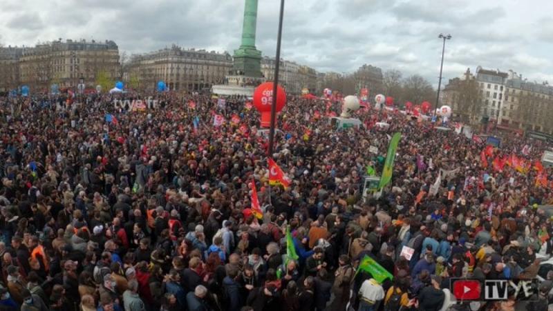 Френският президент Еманюел Макрон излезе с спешно обръщение към нацията.