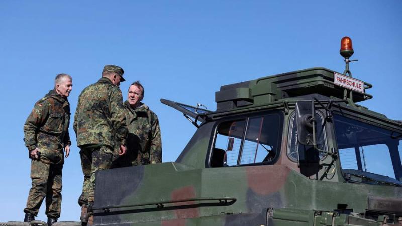 Германският министър на отбраната Борис Писториус заяви на 1 април,