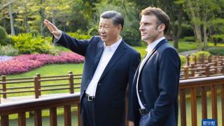Вчера следобед китайският председател Си Дзинпин и френският му колега