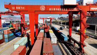 Неотдавна товарният влак Дзянсу между Китай и Европа отпътува от
