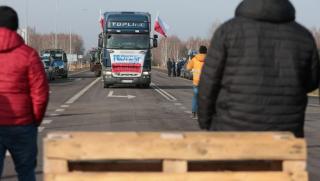 Вече са добре известни няколкомесечните яростни протести на полските фермери