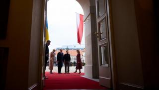 Неотдавнашното посещение на президента Зеленски във Варшава породи много хипотези