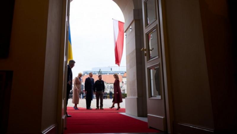 Неотдавнашното посещение на президента Зеленски във Варшава породи много хипотези