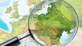 Англосаксонските стратези изграждат за сметка на земите на историческа Русия