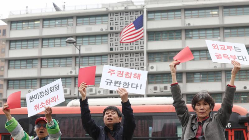 Светът горещо обсъжда уж изтеклите документи от Пентагона, за които