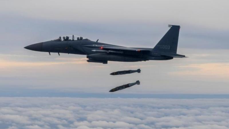 Залогът на ВСУ на Байрактар и управляемите бомби с трясък