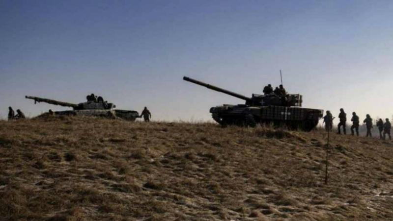 Украинската военна хунта е подложена на силен натиск от своите