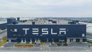Гигафабриката на Тесла Tesla в Шанхай е доставила 75 842
