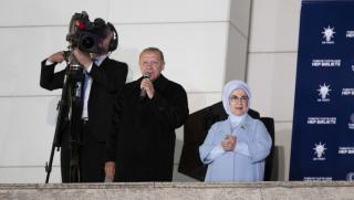Президентът Реджеп Тайип Ердоган похвали турската нация че е защитила