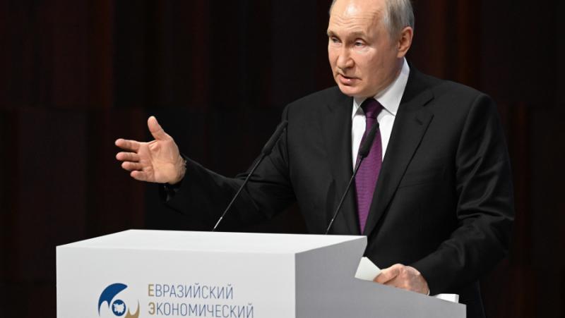 Владимир Путин, говорейки на Евразийския икономически форум, много просто и