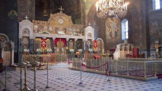 Икони мощи на светци и други исторически ценности на руския