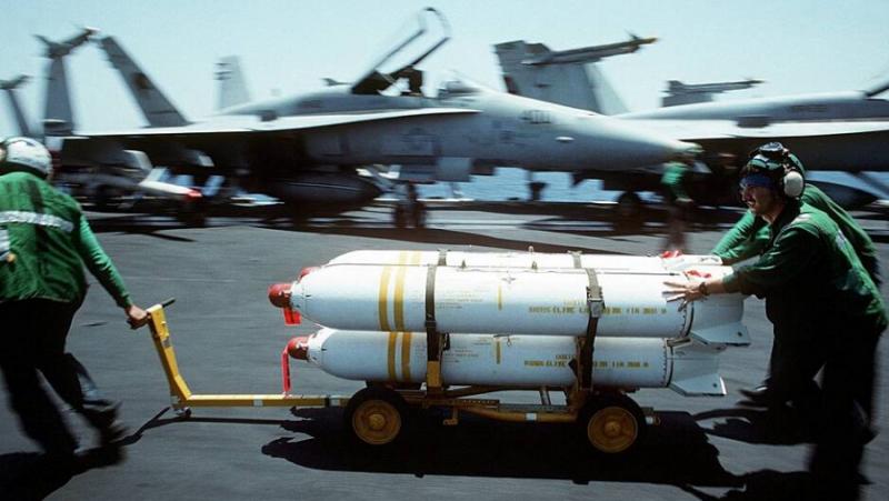 Съединените щати обсъждат доставката на най-малко опасните касетъчни боеприпаси за