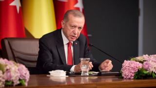 Турският президент Ердоган внезапно обяви че внимателно проучва новите предложения