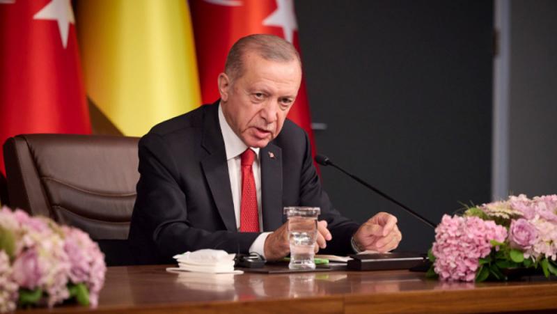 Турският президент Ердоган внезапно обяви, че внимателно проучва новите предложения