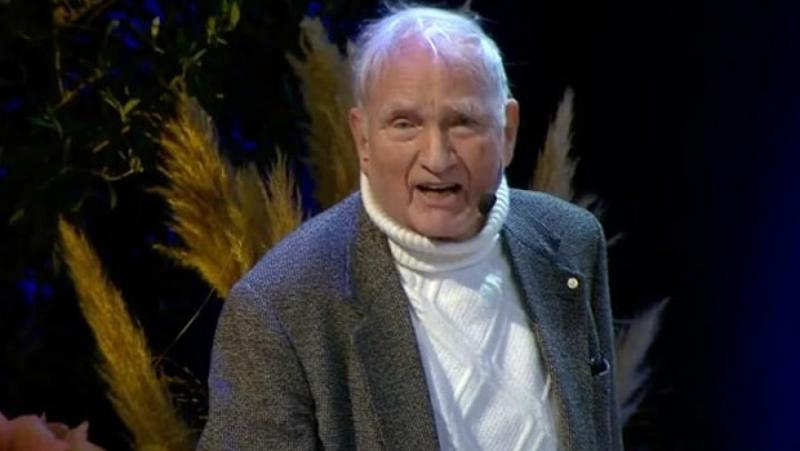 Д-р Джон Ф. Клаузър, един от тримата носители на Нобелова