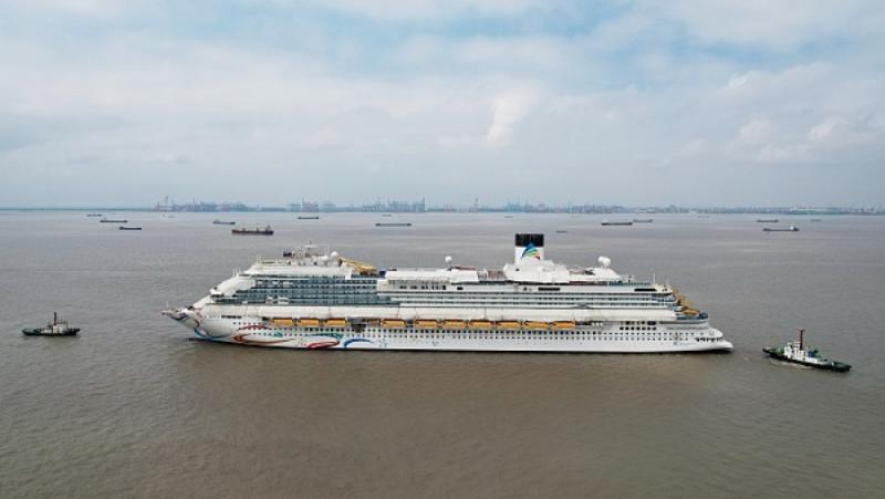 Първият построен в Китай голям круизен кораб Adora Magic City“
