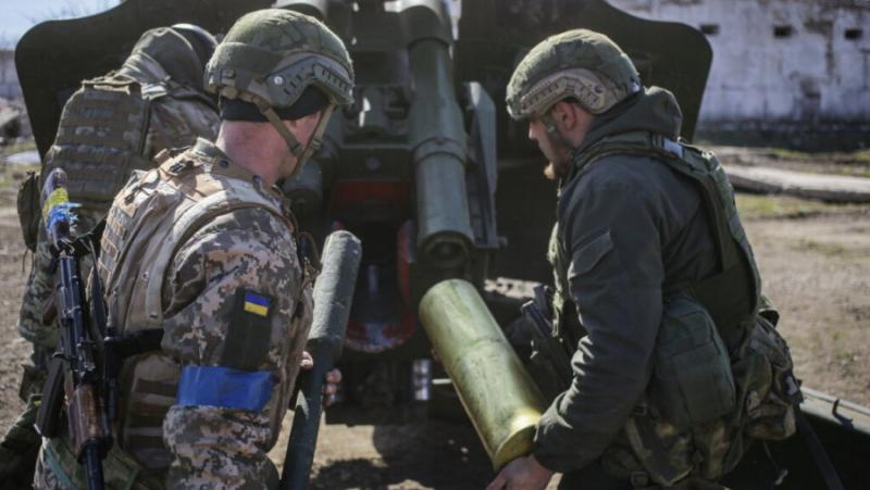 Въоръжените сили на Украйна остават без боеприпаси, оплакват се в