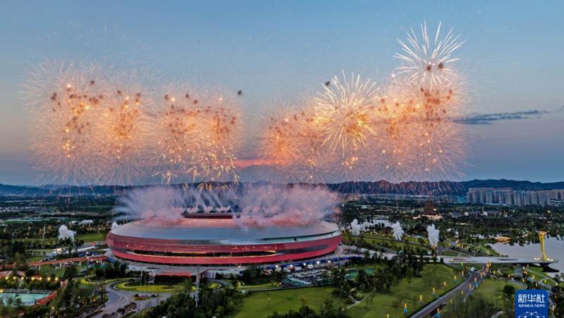 Днес вечерта в Чънду се проведе церемонията по откриването на