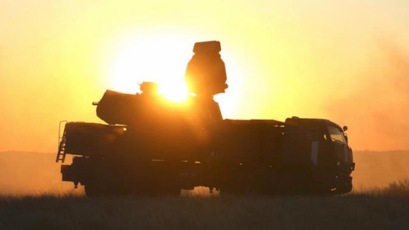 Англичанката се изпусна“ в чехлите на Байдън, за да спаси