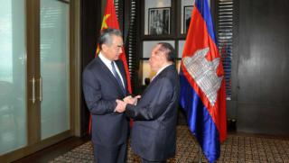 Вчера китайският външен министър Уан И се срещна в Пном