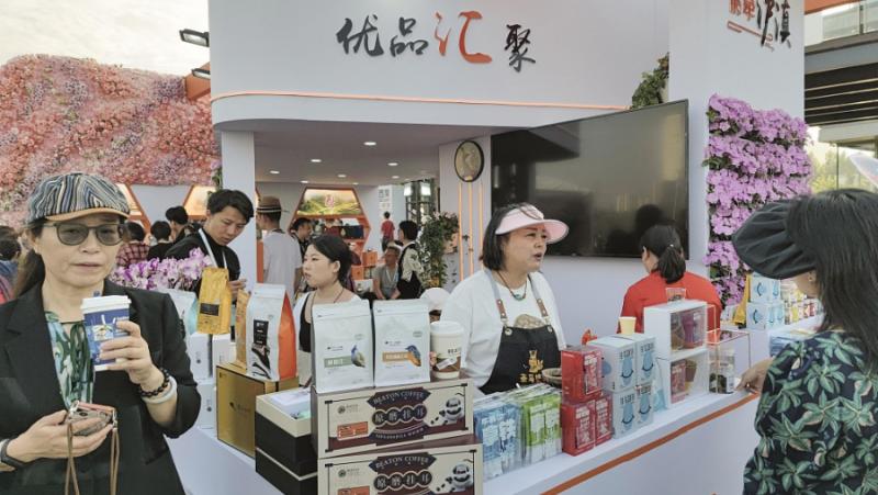 Според официални данни от вчера китайската икономика продължава да се