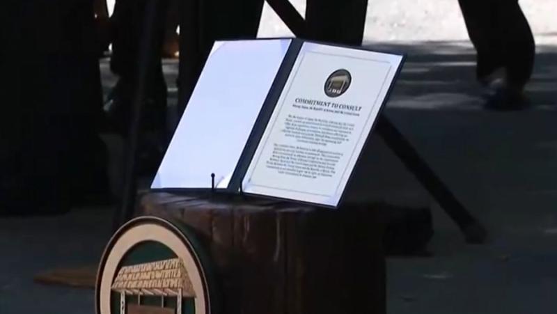 На 19 август, докато на Хаваите все още бушуват страшните