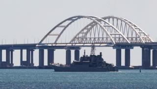 Украйна отново опита да атакува Кримския мост с помощта на
