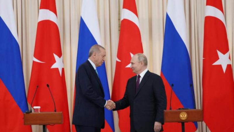 Киев се опитва да прихване турския дневен ред, но без