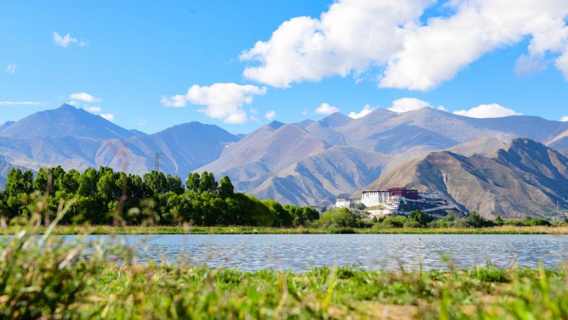 Тибетският автономен регион е постигнал цялостна въглеродна неутралност, заяви неговият