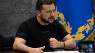 Война, обща, катастрофа, украинска, Зеленски, укорява, Запада