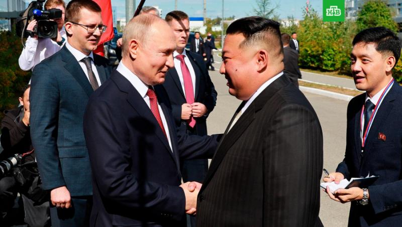 Лидерът Ким Чен-ун пристигна в Русия: неговият брониран влак пресече