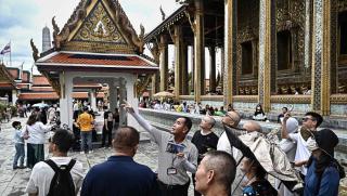 Тайланд одобри временно премахване на визите за посетители от Китай
