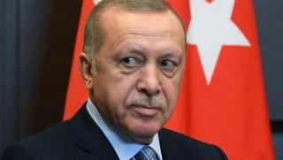 Отдавна може да се убедим че президентът на Турция играе