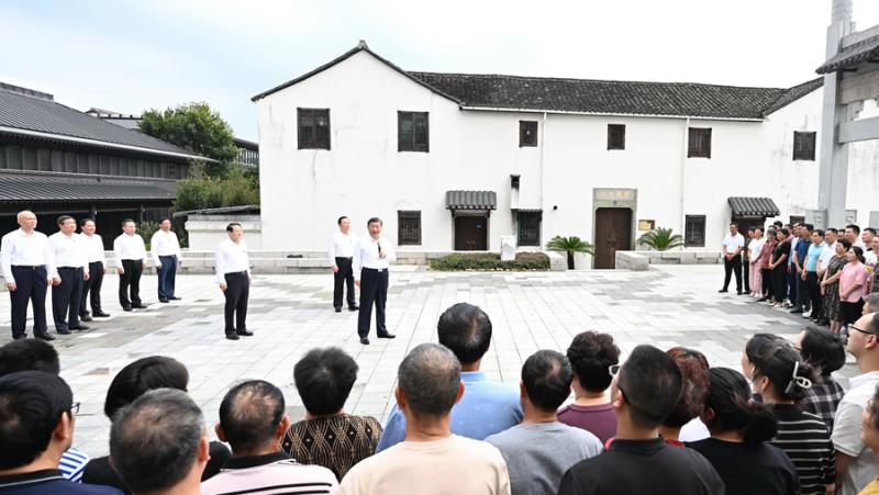 Генералният секретар на ЦК на ККП, председател на КНР и