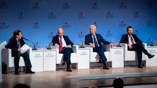 Пленарното заседание на Московския финансов форум бе белязано от уникална