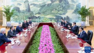 Днес в Пекин китайският председател Си Дзинпин се срещна с