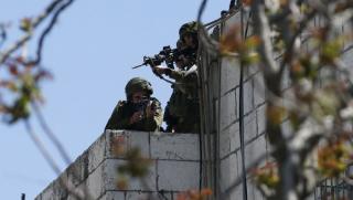 Израелските военни провеждат операция за прочистване на въоръжени лица от