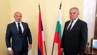 Председателят на АБВ Румен Петков се срещна с посланика на
